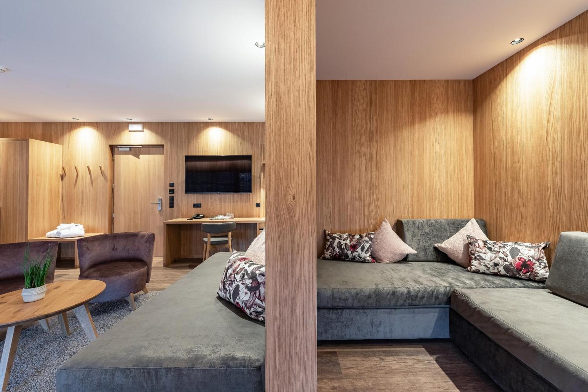 Hotel Langhof Natz-Schabs Bagian luar foto