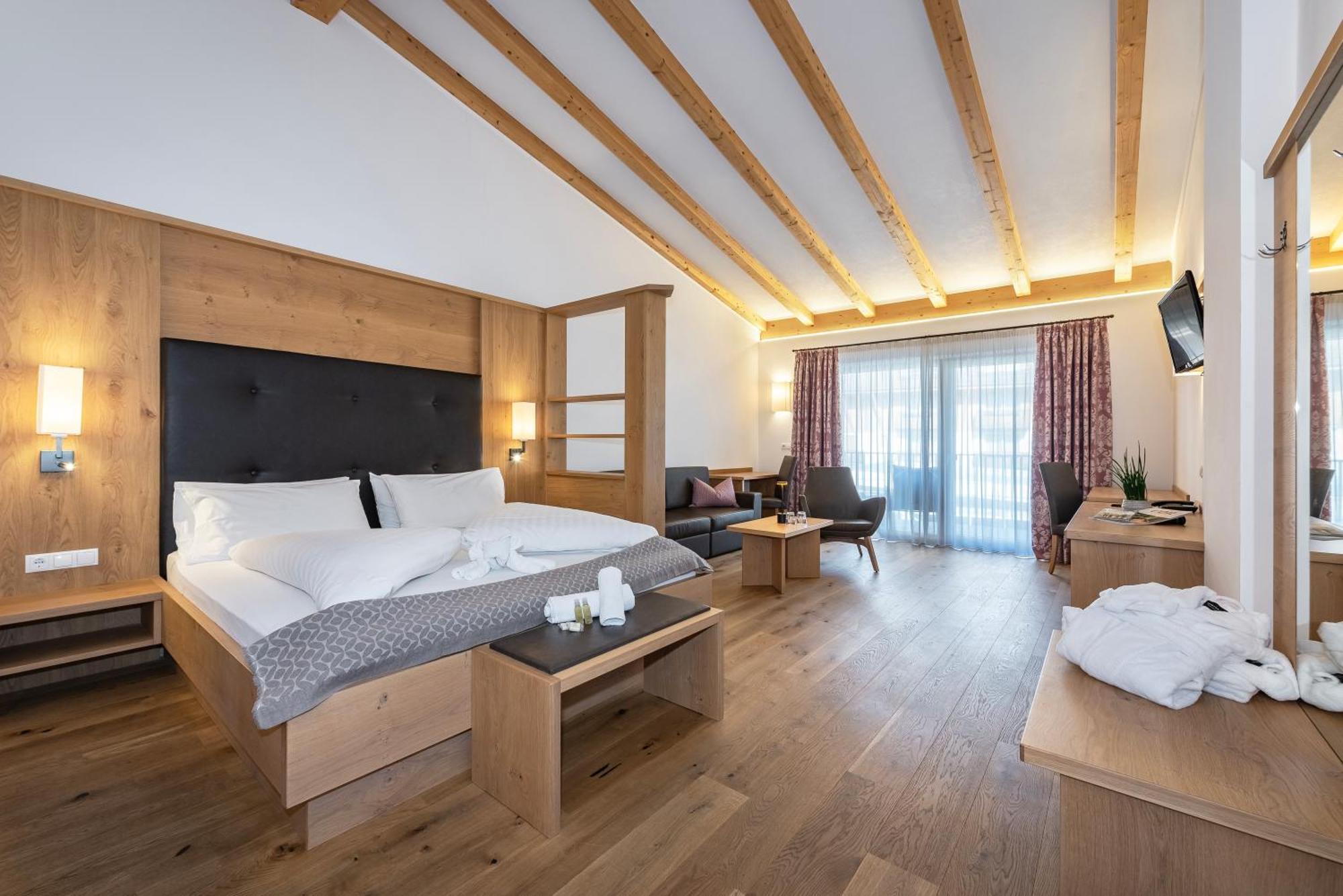 Hotel Langhof Natz-Schabs Bagian luar foto